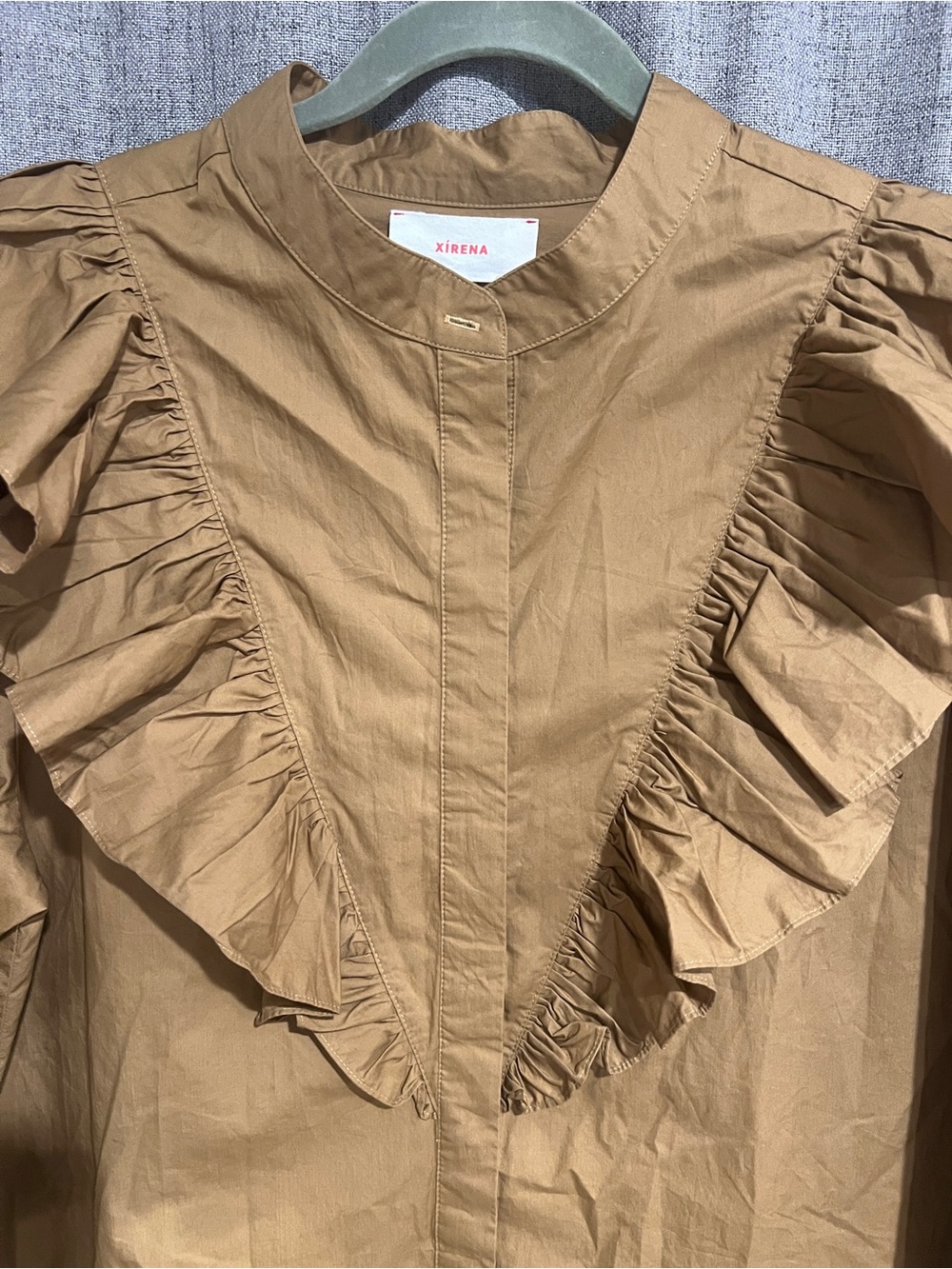 XiRENA, NWT, Callie Blouse, Khaki Gold, XL - Picture 3 of 5